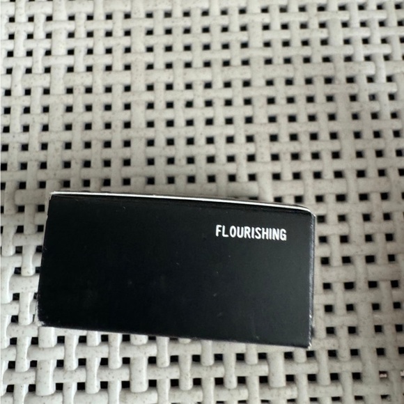 MAC Eye Shadow Duo - Color Flourishing & Knight Divine Veluxe Pearl - Brand New - Picture 4 of 7